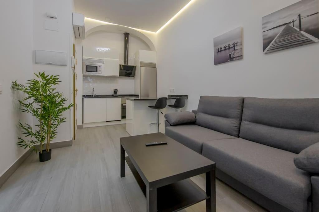 Suara Apartamentos 2 Мадрид Экстерьер фото
