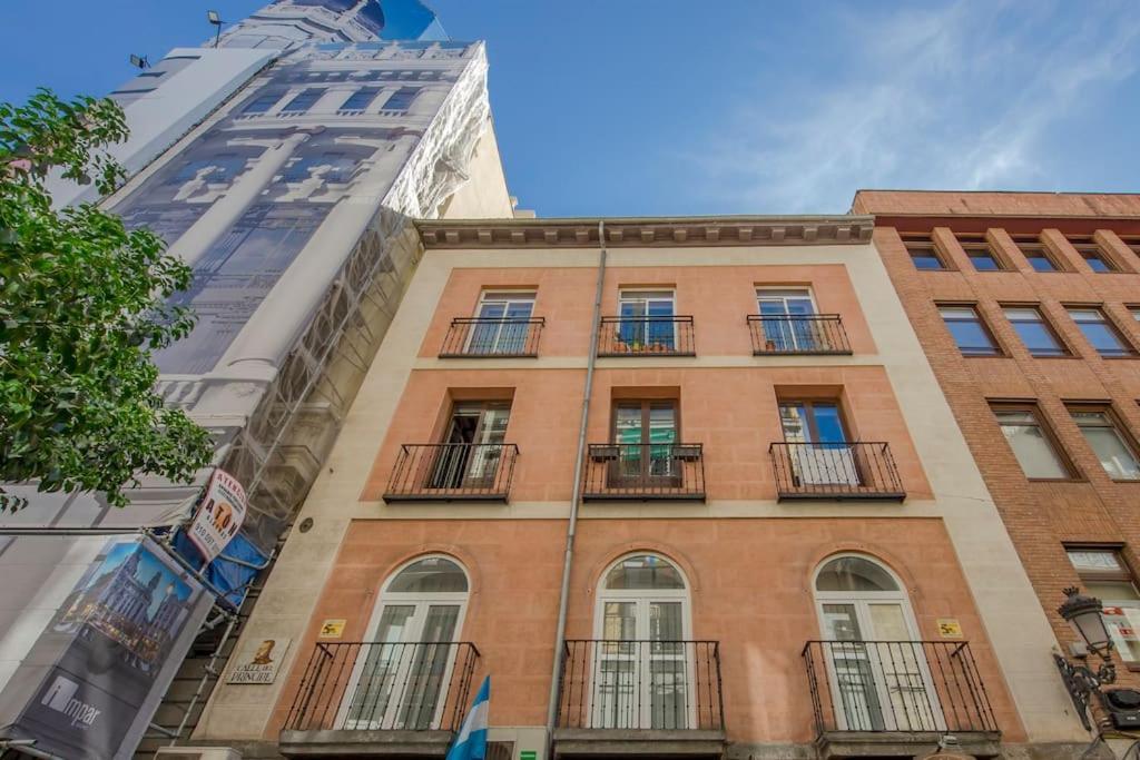 Suara Apartamentos 2 Мадрид Экстерьер фото