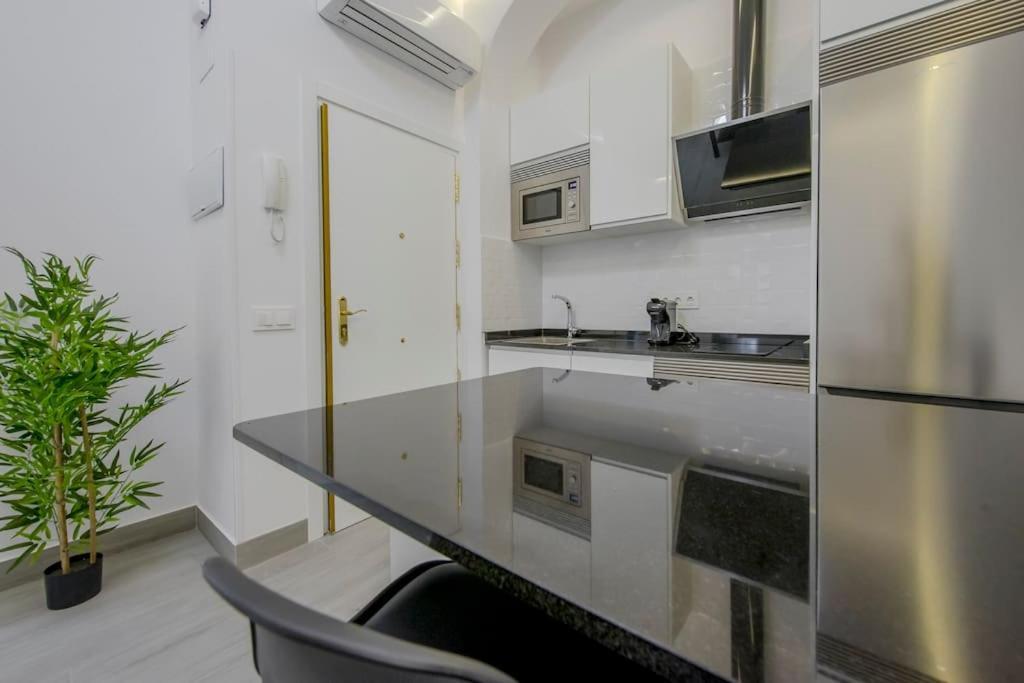 Suara Apartamentos 2 Мадрид Экстерьер фото