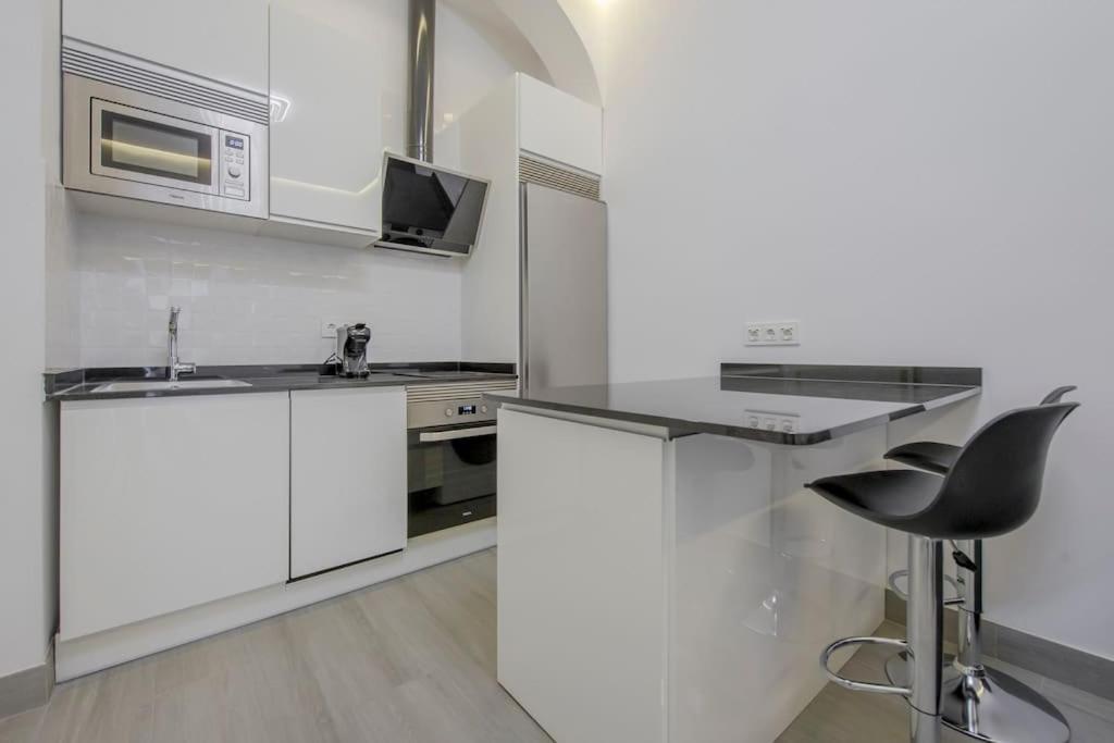 Suara Apartamentos 2 Мадрид Экстерьер фото