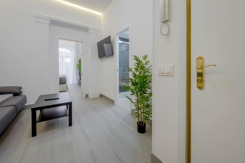 Suara Apartamentos 2 Мадрид Экстерьер фото